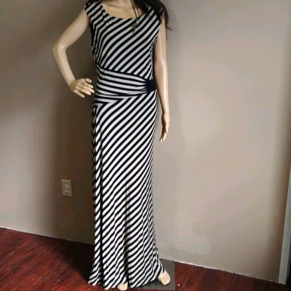 Trull soft stretch fabric maxi dress